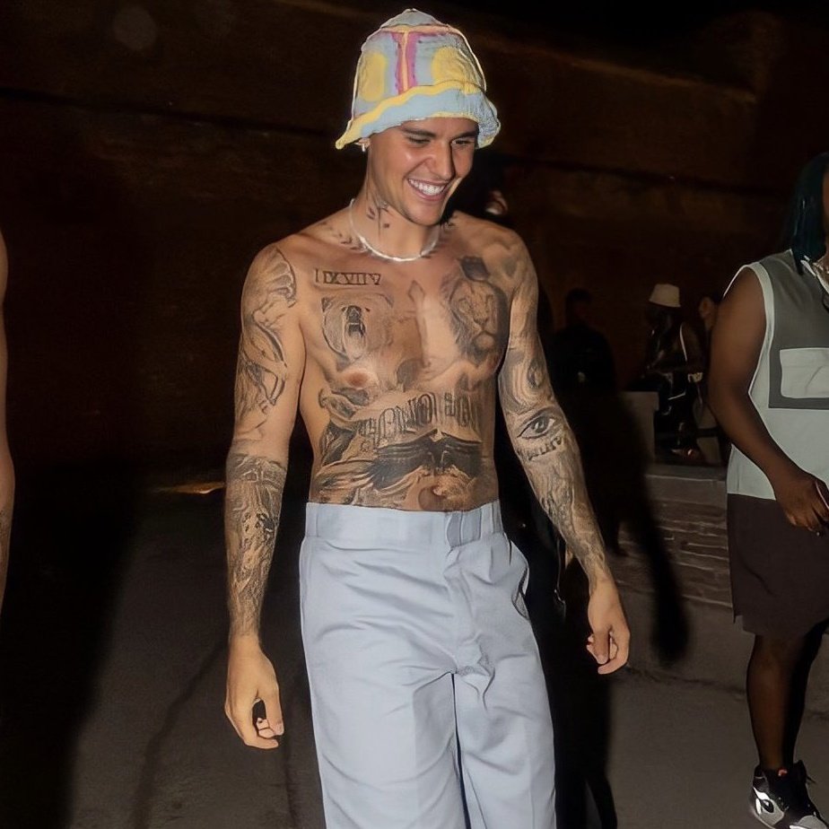 I love that smile 😍💜