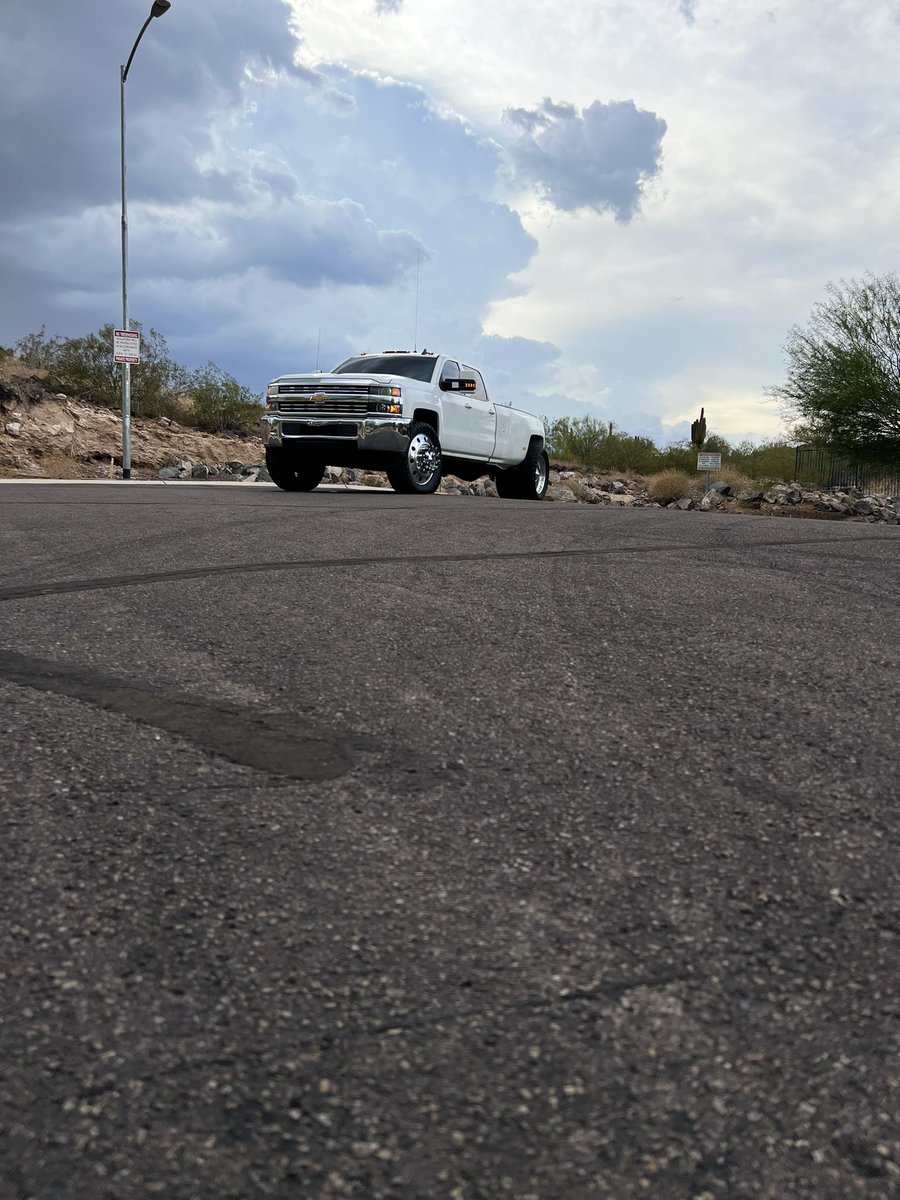 ryananderson_12's tweet photo. I may not be doing the best, but At least the tow pig be looking good https://t.co/D90AjbBTQf