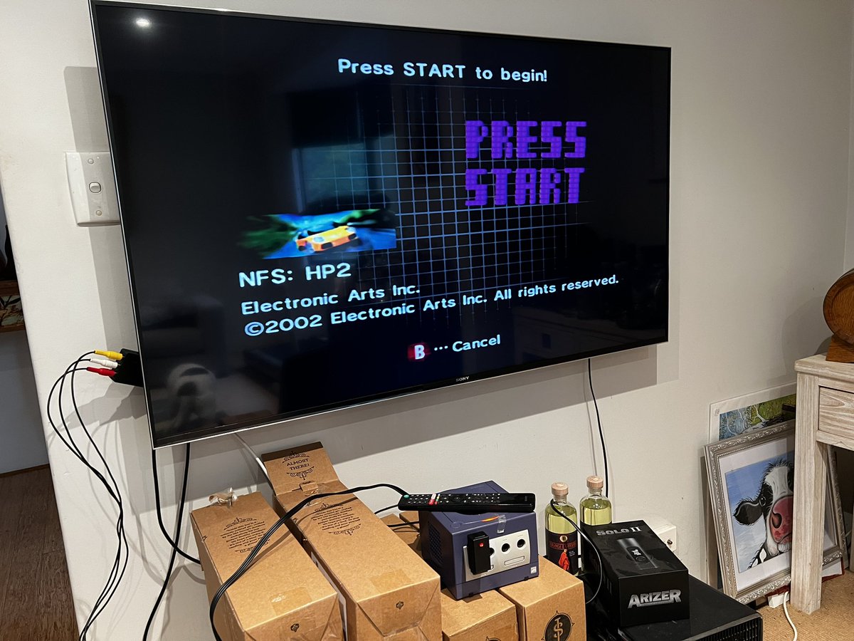 ProcrastBlog's tweet photo. Good news is that my old #gamecube does work and does read original disks. The lid wonโt stay shut though. So Iโve ordered a bunch of stuff to mod it and will be doing a #retrorepair video as soon as Iโm back from my holiday! #retrogaming #consolerepairs #gcn #nintendo https://t.co/RVm7sqR4YJ