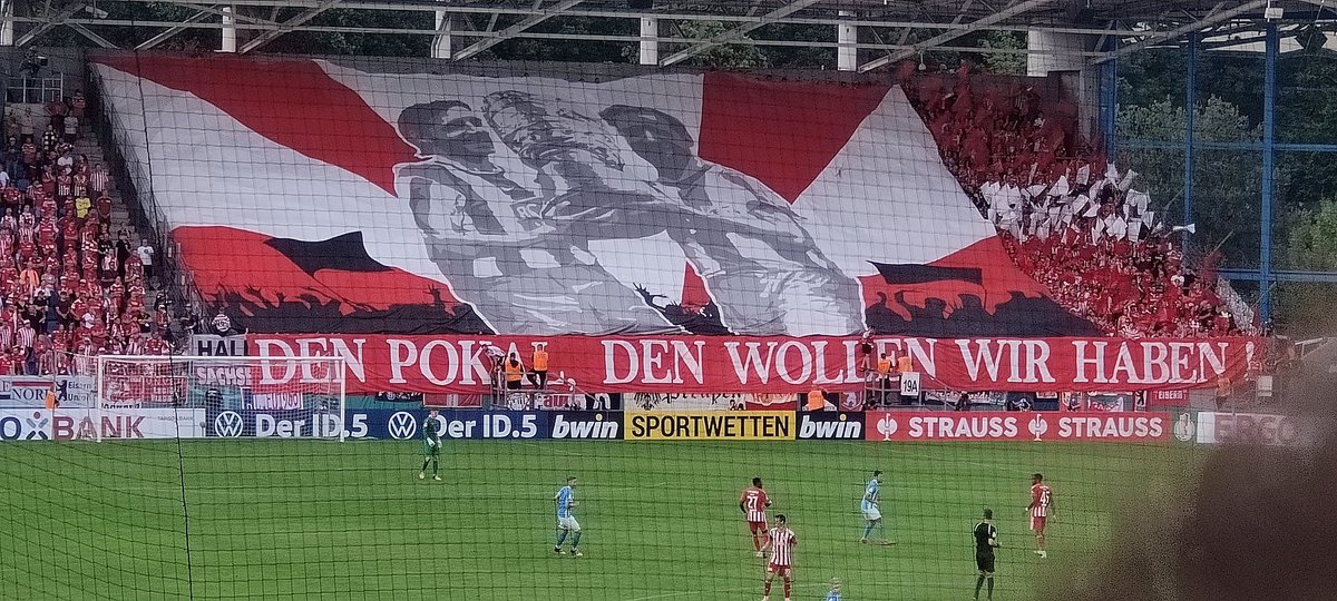 PuckJansen1954's tweet photo. In een ware Pokal Krimi won #UnionBerlin in de verlenging met 2-1 van @ChemnitzerFC #CFCFCU Sfeer was top in het stadion. https://t.co/NX3vTA3tKa