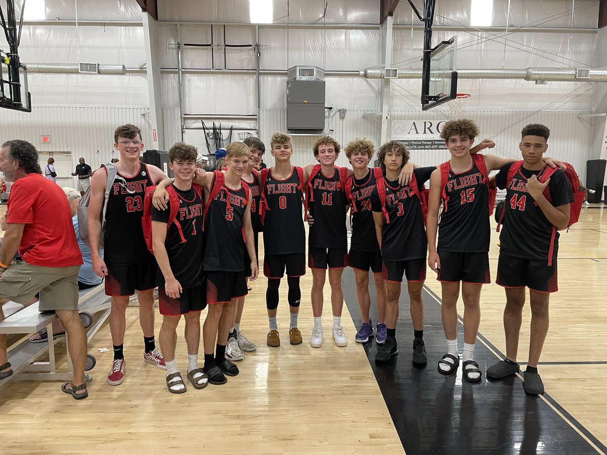 FlightRose2024's tweet photo. What an incredible season we had this spring/summer!
8️⃣ - events across
@PHCircuit @NxtProHoops @RL_Hoops
3️⃣1️⃣ - total games (25-6 record)
5️⃣ - states visited
2️⃣5️⃣0️⃣0️⃣➕ - miles driven
Countless - memories
Thank you to all that made it all possible!
#FlightStrong✈️ https://t.co/n3bfXCSeam