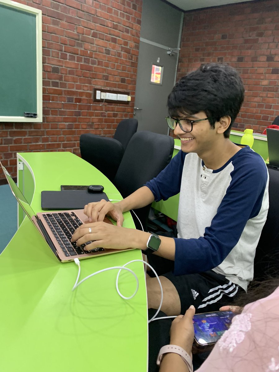 divithepopsicle's tweet photo. just aviral searching ‘hoe’ on manupatra at 8:30 in the morning and giggling to himself https://t.co/vGKRK66WJR