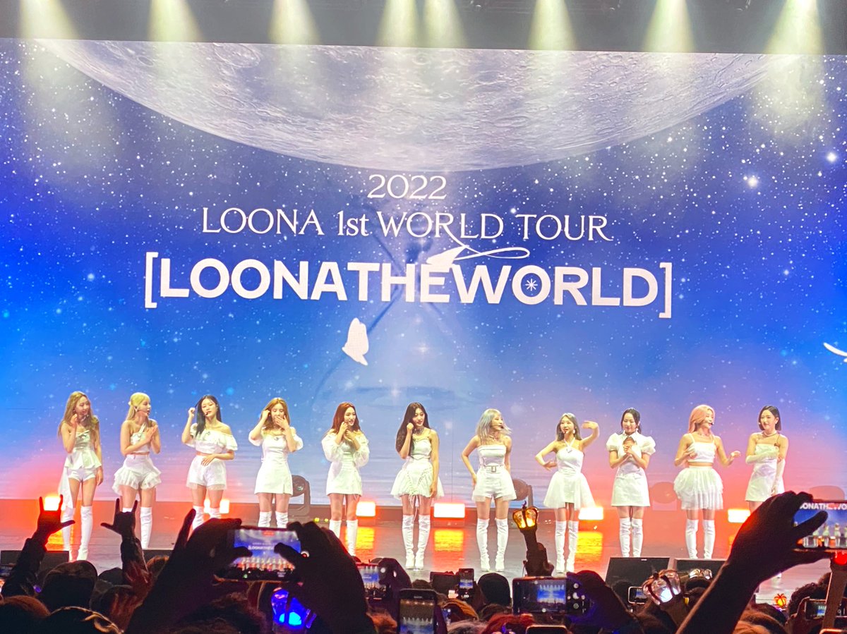 katehalliwell's tweet photo. 🥰 #LOONAinLA https://t.co/jQx4j44W0i