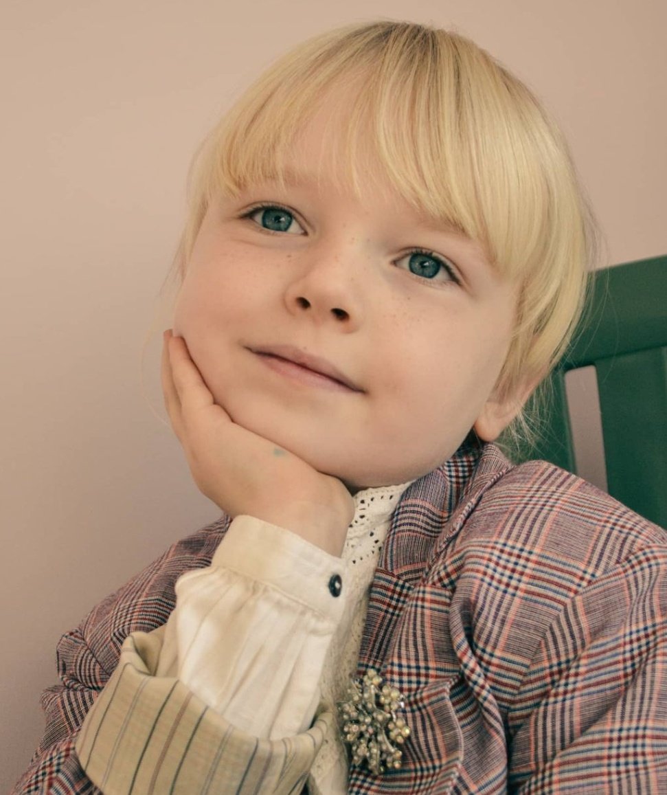 ᅟᅟᅟᅟ        𝑎𝑝𝑝𝑒𝑙𝑙𝑒 𝑚𝑜𝑖 𝑜𝑝ℎ𝑒́𝑙𝑖𝑒 🌸

Bonjour! Me chamo Ophelıα, tenho 5 anos de idade e estou a procura de uma familia que possa me acolher. Eu gosto de ler, gosto de dançar, e patinação no gelo é a minha paixão. Caso você queira me adotar, me chama na dm.