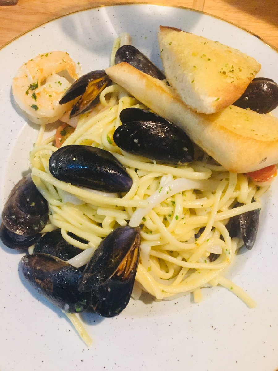 My spiritual home back in @Ballycastle_NI <a href="/CausewayCouncil/">Causeway Council</a> again ! Great food 🥘 &amp; vibe in <a href="/oconnorsbar/">O'Connor's Bar</a> <a href="/LoveBallycastle/">Love Ballycastle</a> 🏖☔️🍸😎 🌊 <a href="/bookingcom/">Booking.com</a> <a href="/Translink_NI/">Translink</a> #seaside #SummerVibes #beachlife #ItsABrumTing <a href="/ChefGuineyWolf/">Gary Guiney</a> <a href="/corrymeela/">Corrymeela</a> <a href="/PaintsLadders/">Paints & Ladders</a> <a href="/brushpaperco/">The Brush & Paper Co</a> 🤗 #Ballycastle