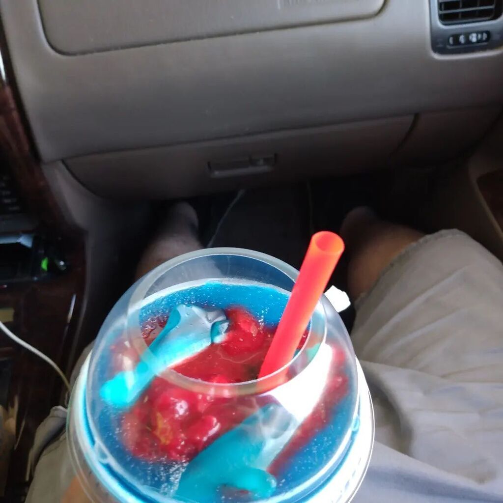 Xinner_Sanctum's tweet photo. To noone's surprise it's hot in TX, and this after work Sonic Shark week slush is hitting just right. ๐ฅ๐ป๐๐ฅค#sonicdrivein #sharkweekslush #tastelikeheaven https://t.co/sBXiSi9LFa https://t.co/HMzxc6OJjz