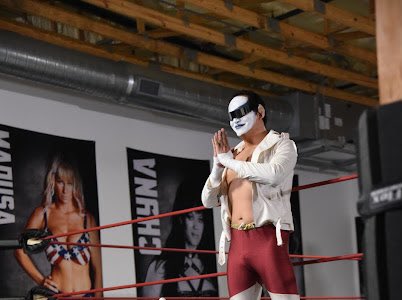 PlutoMarsAttack's tweet photo. 🙏 👽 #prowrestling #plutomars https://t.co/1owisuTSUD