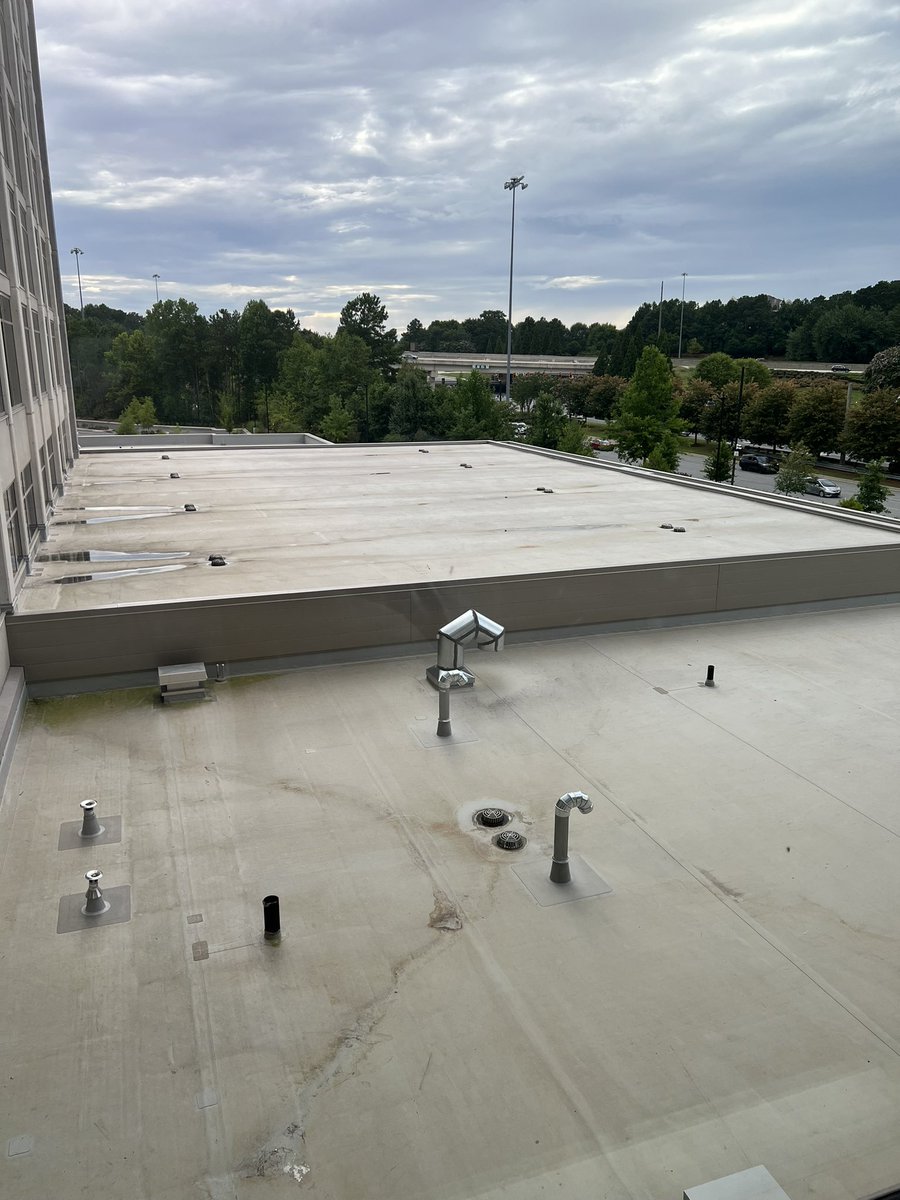 I’m not often confused as the Roof Inspector, but hey, somebody’s got to do it, right <a href="/HiltonHotels/">Hilton Hotels</a> by the way, the roof is in great shape ✌️#businesstravel