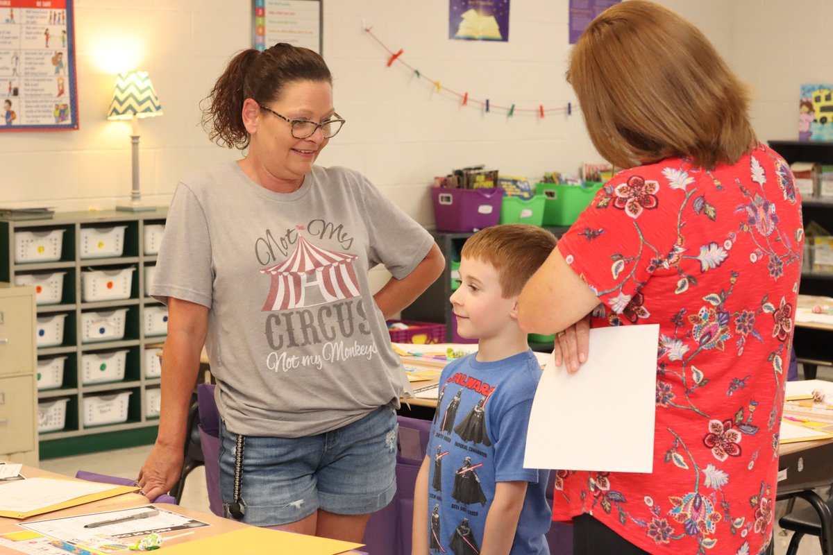 AllenCoSchools's tweet photo. Open House this afternoon for students attending the Allen County Primary Center this year. School starts on August 11 for the approximately 3,000 Allen County students. https://t.co/lDj188hgpj