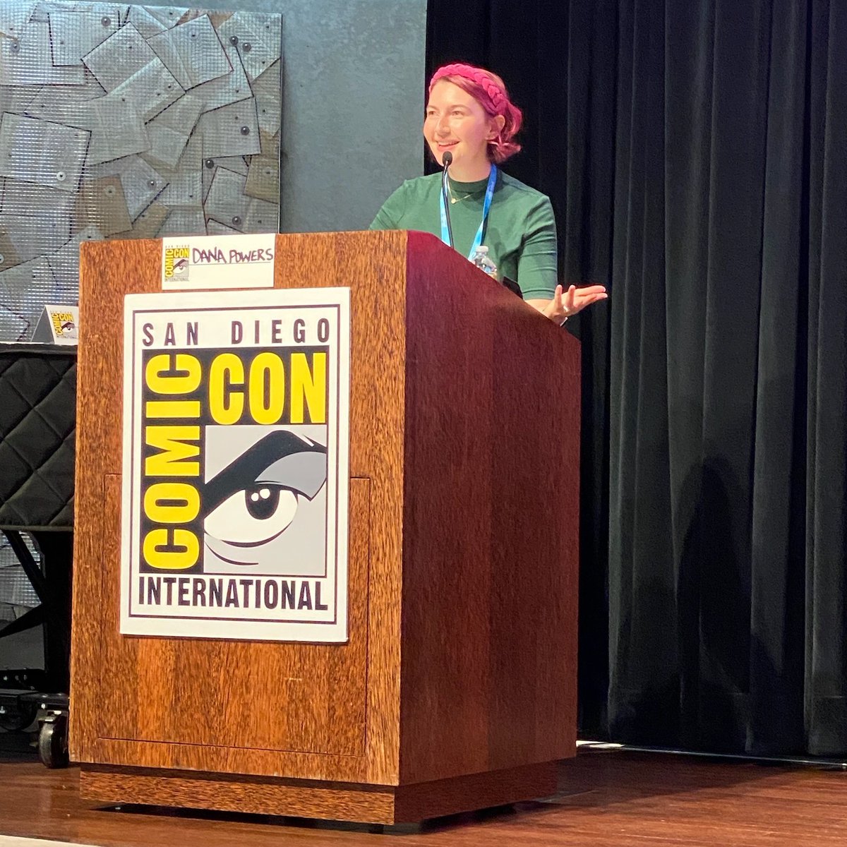 Can we just take a moment to talk about how amazing our Lil' Dana Powers is? Here she is crushing it as the moderator of our panel, "Audio Storytelling: Creating For the Imagination" at San Diego Comic-Con!

#TheLandOfAaru #Carcerem #CarceremTheSeries #SDCC #SDCC2022