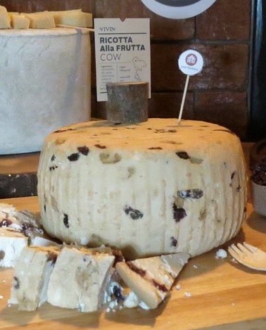 commecestbon's tweet photo. Delicious #ThaiCheese from Jarutat “Jart” Snidwongse Na Ayuthaya of #Jartisann at #VIVINGroceryBistro

#cheese #SaltaraFerari #ForestTail #SaltaraThera #RicottaAllaFrutta #commecestbon #dinewinestyle #กอมเซต์บง #กินดื่มเที่ยว #foodies #สายกิน #JarutatSnidwongseNaAyuthaya https://t.co/Ri3530inD1