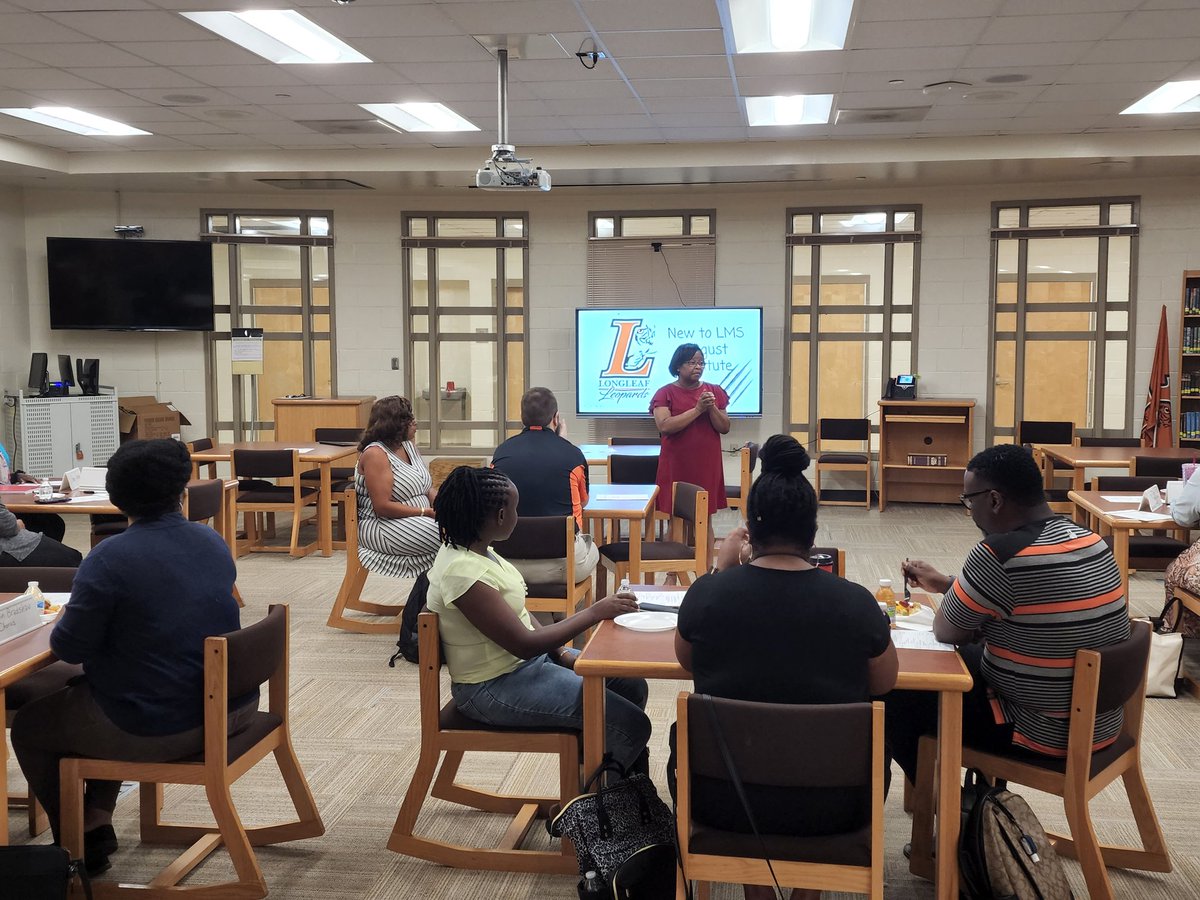 DannerKR's tweet photo. We were so excited to welcome our #NewtoTwo staff today. They enjoyed getting to know one another & learning more about the great things happening at Longleaf. We are glad you have chosen LMS to fulfill your passion in teaching! @LMS_Boyd @MartinSims_LMS @agaymon1 @RichlandTwo https://t.co/uhJWC7Fbp3