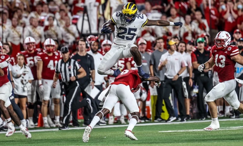 Ridge (@ridgepolk) on Twitter photo Michigan is Releasing Football Cards!
the 2022 football roster will be featured in a 10-pack of cards for $16.95 with the profits equally distributed among all of the players.#NCAA #Michigan <a href="/Sports_Biz_Prof/">Darin White Ph.D. 📊⚽️💰</a> <a href="/UMichFootball/">Michigan Football</a>
Source: <a href="/SBJ/">Sports Business Journal</a> Michigan is Releasing Football Cards!
the 2022 football roster will be featured in a 10-pack of cards for $16.95 with the profits equally distributed among all of the players.#NCAA #Michigan <a href="/Sports_Biz_Prof/">Darin White Ph.D. 📊⚽️💰</a> <a href="/UMichFootball/">Michigan Football</a>
Source: <a href="/SBJ/">Sports Business Journal</a>