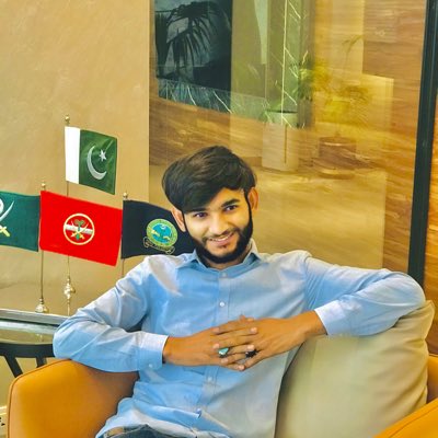 SaniMuhammadAme's tweet photo. #NewProfilePic https://t.co/OhzBKS4hrk