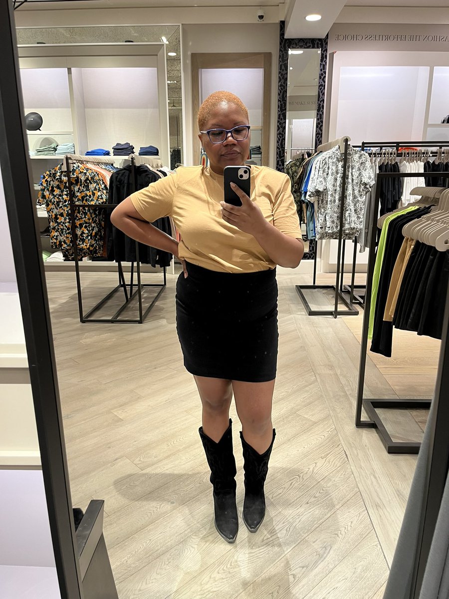 longhornbrit's tweet photo. I’m here all week (except Wednesday) y’all. Come see me in-store or we can get you hooked up online! @thehouseoflrc 

#TheHouseOfLRC
#DenverStyle 
#ColoradoStyle https://t.co/TgqFBi3Tna