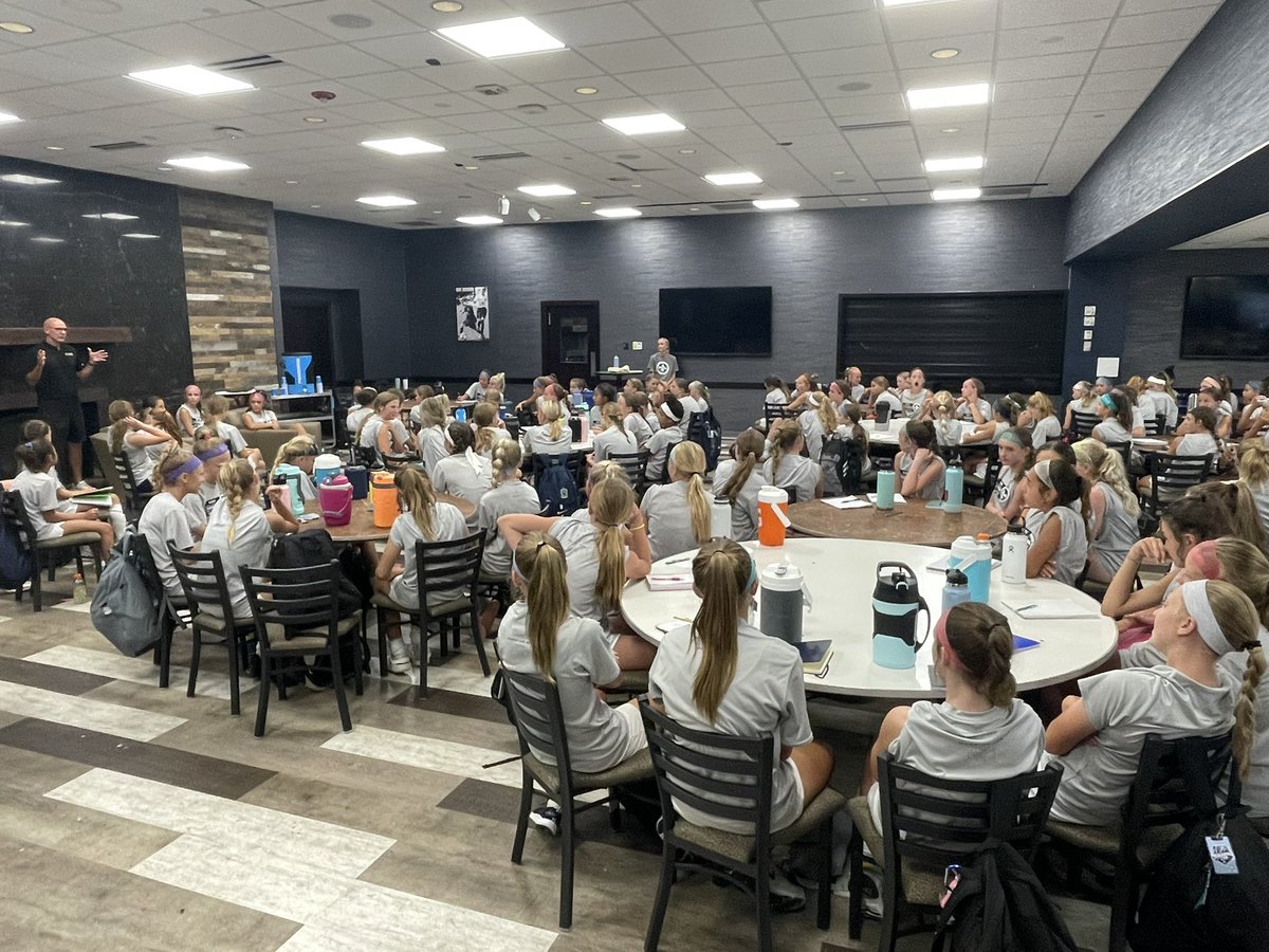 SLSG Girls tweet media