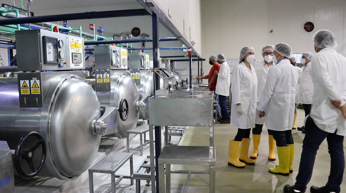 vmaino's tweet photo. Las TIC son eficiencia y producción. Recorrí con @CEIPA_Ecuador la empresa #TECOPESCA, la fábrica más tecnológica del 🇪🇨 y 2da más inteligente en América Latina con Industria 4.0, Inteligencia Artificial, IOT y Blockchain. Promovemos la aplicación de este modelo en todo el país. https://t.co/u2ErHcz7Lq