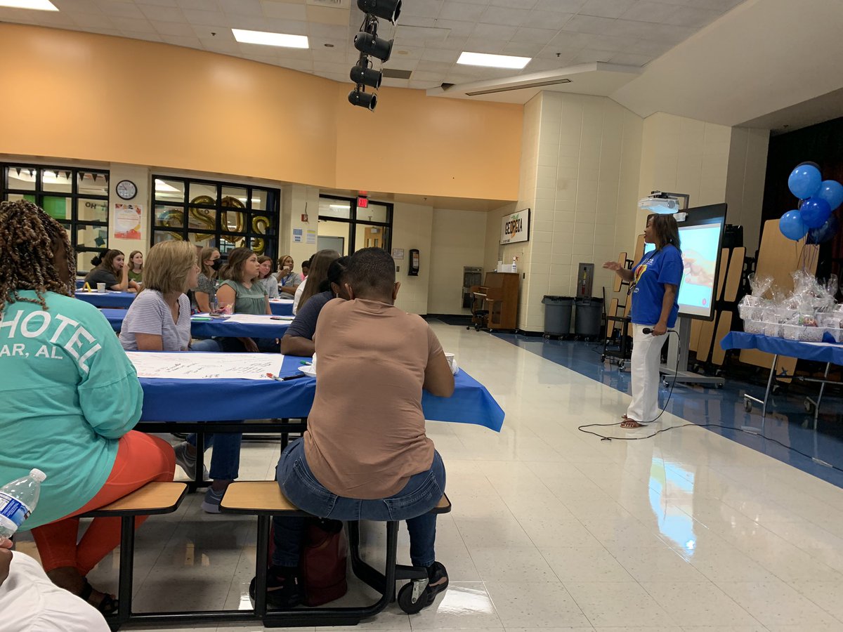 Ms. Renisha Smith tweet media