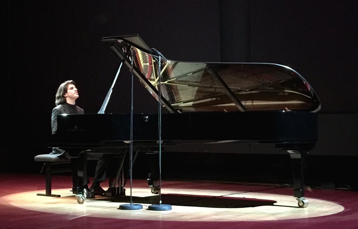 A piano concert in the garden...join us for An Evening with Llewellyn Sanchez-Werner, this Friday, August 5 at 6pm.  The evening includes a cocktail reception, get tickets here: bit.ly/3vqPrM1