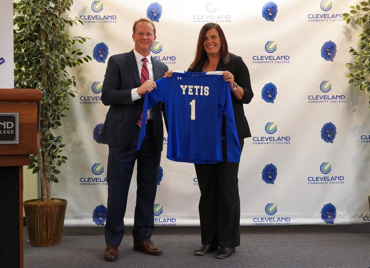 cccyetis's tweet photo. Yeti Nation is growing! Congratulations to the new coaches announced today at our press conference.
Grayson Pierce 🏀 Men's Basketball
Scooter Lawrence 🏀 Women's Basketball
Jamie Wilson 🏐 Women's Volleyball
John Grigg ⚾️ Men's Baseball https://t.co/8qG5pzfsRv