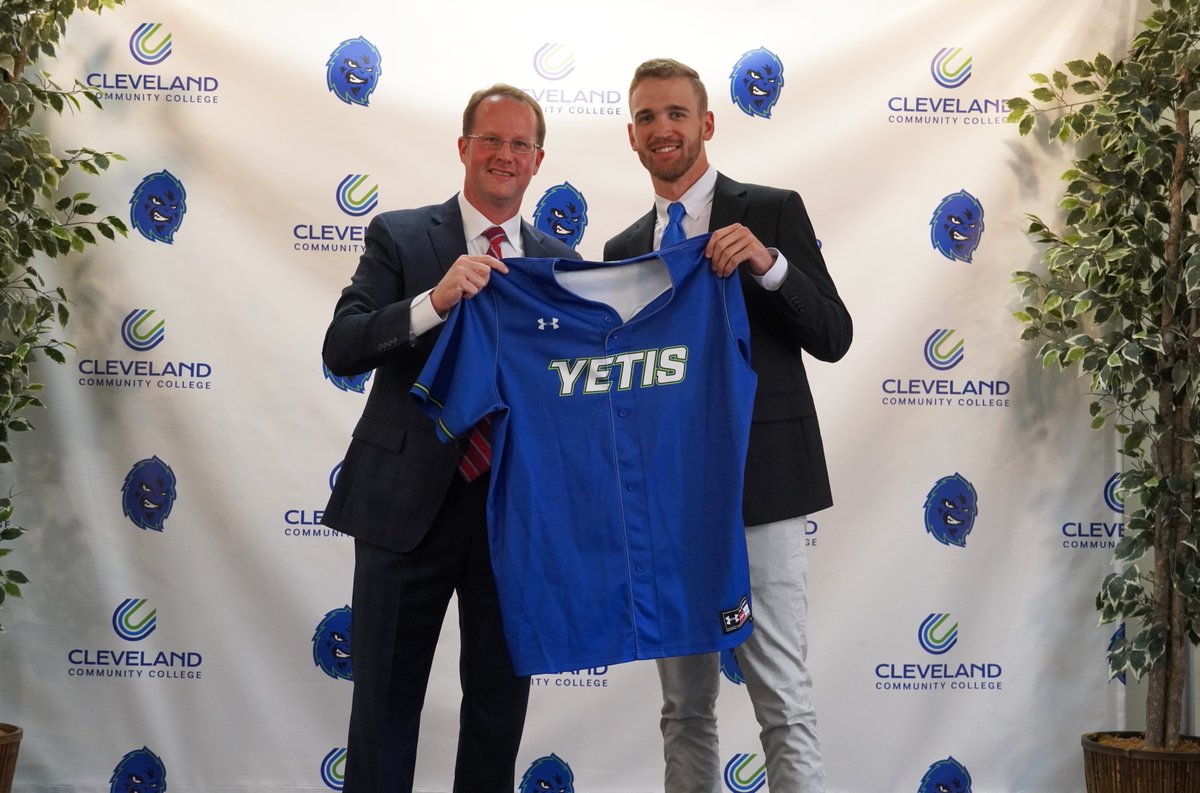 cccyetis's tweet photo. Yeti Nation is growing! Congratulations to the new coaches announced today at our press conference.
Grayson Pierce 🏀 Men's Basketball
Scooter Lawrence 🏀 Women's Basketball
Jamie Wilson 🏐 Women's Volleyball
John Grigg ⚾️ Men's Baseball https://t.co/8qG5pzfsRv