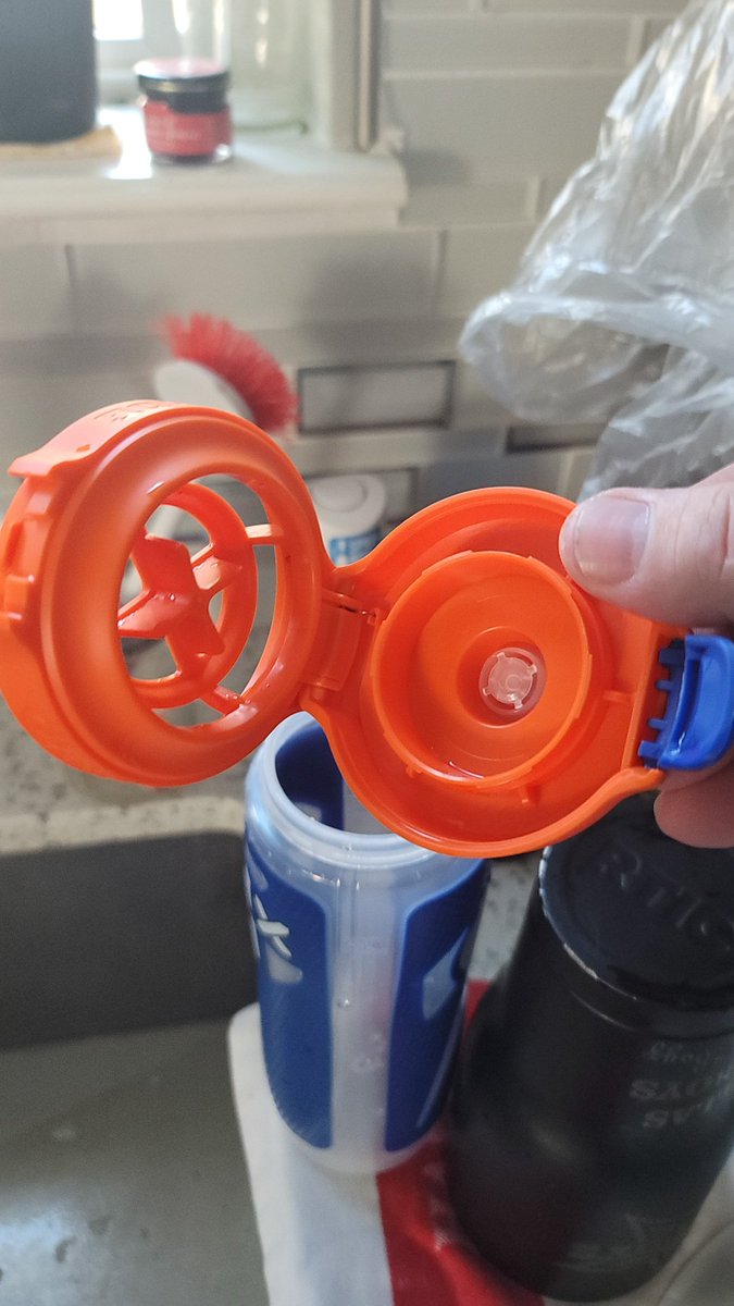 pgajewski's tweet photo. #Gatorade gx bottle week one lost the gasket. Now it is a $30 piece of sh**. Can not fine replacement. #impossible https://t.co/S6eVuXWa9H