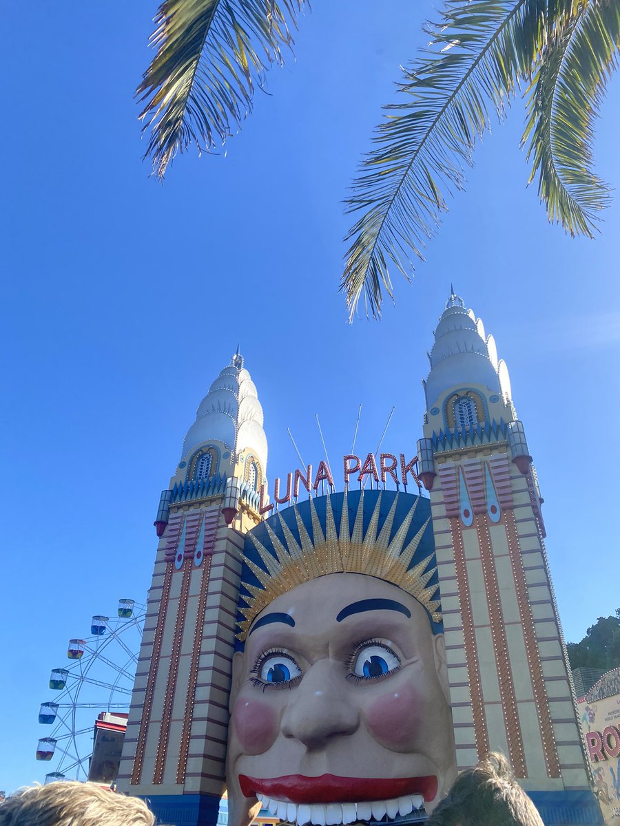 hellomisspotter's tweet image. If you’re here let me know so I can say HeyGuys! 🎡💜🌴 #AWAPAC