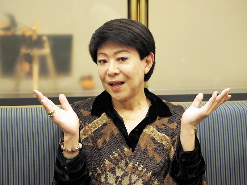 （国際社会への警鐘）
おそらく本人はいまだに気づいていないと思うので書くのだが、メタバースの貴方は美川憲一みたいだから日本じゃ絶対流行らないと誰かがザッカーバーグに伝えるべきだ。
