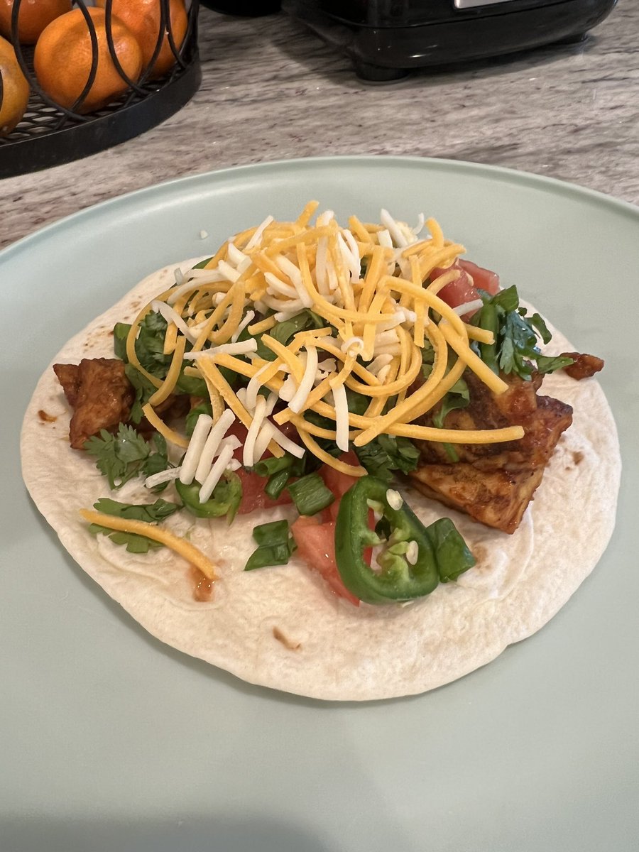 betsystamant's tweet photo. Just me over here eating soft tacos to celebrate that TACOS FOR TWO is currently sitting at #10 on the Contemporary Christian Romance list on Amazon🌮📚 #TacosForTwo @RevellBooks #TacoTuesday #tacoeveryday #tacolover #fictionbooks #booksoftwitter #romcoms #youvegotmail @tomhanks https://t.co/hrxVQfuk1q