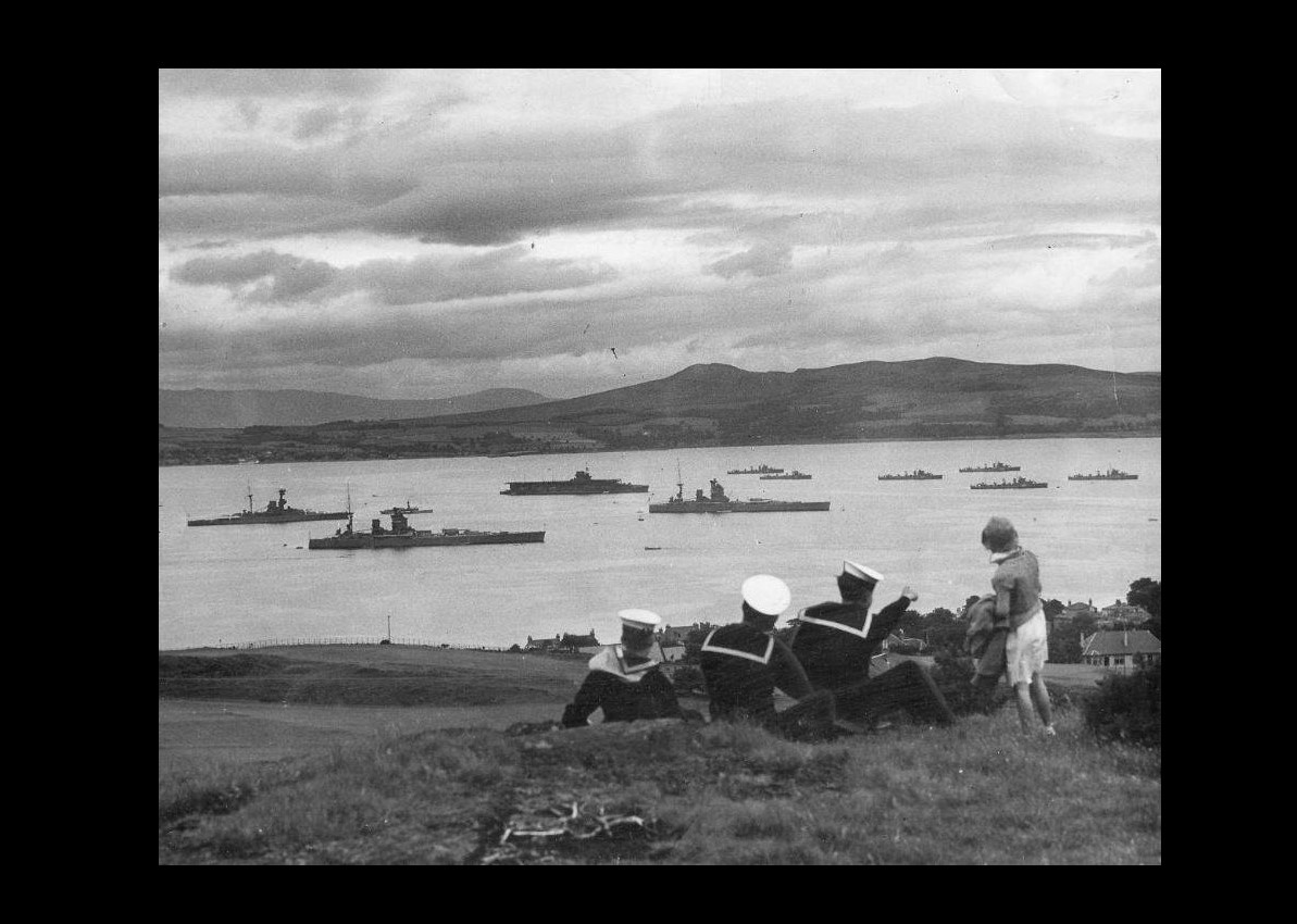GreenockLassie's tweet photo. #GreenockSocialHistory #HomeFleet
Home Fleet visit, June 1938
More here https://t.co/QpzZr7jwQf https://t.co/5O5Hw4agHV
