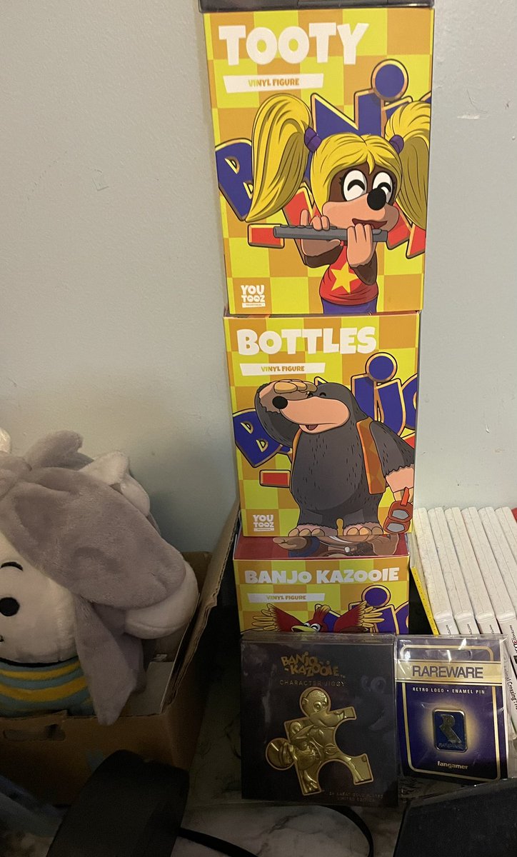 IamNerdKelsey's tweet photo. DID I SAY THAT I FINALLY GOT A ANOTHER COPY OF BANJO TOOIE?!?!!! BIG NEWS GUYS! MY COLLECTION IS INCREASING https://t.co/xEOqOrD2Lp