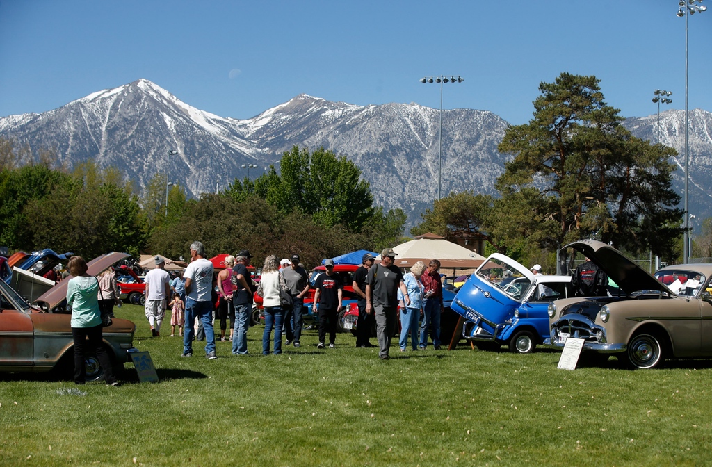 carsonvalleynv's tweet photo. HOT AUGUST NIGHTS IS COMING TO TOWN! 🤩

Check out the @townofminden hosting the @HotAugustNights Poker Run lunch stop:

📍 Minden Park

⏰ 10am - 2pm

🎶 Music and games! 

🚗 Classic cars all round! 

#HAN2022 #HotAugustNights #mindennevada #mindennv #carsonvalley #WhyCV https://t.co/8p16BalPzi