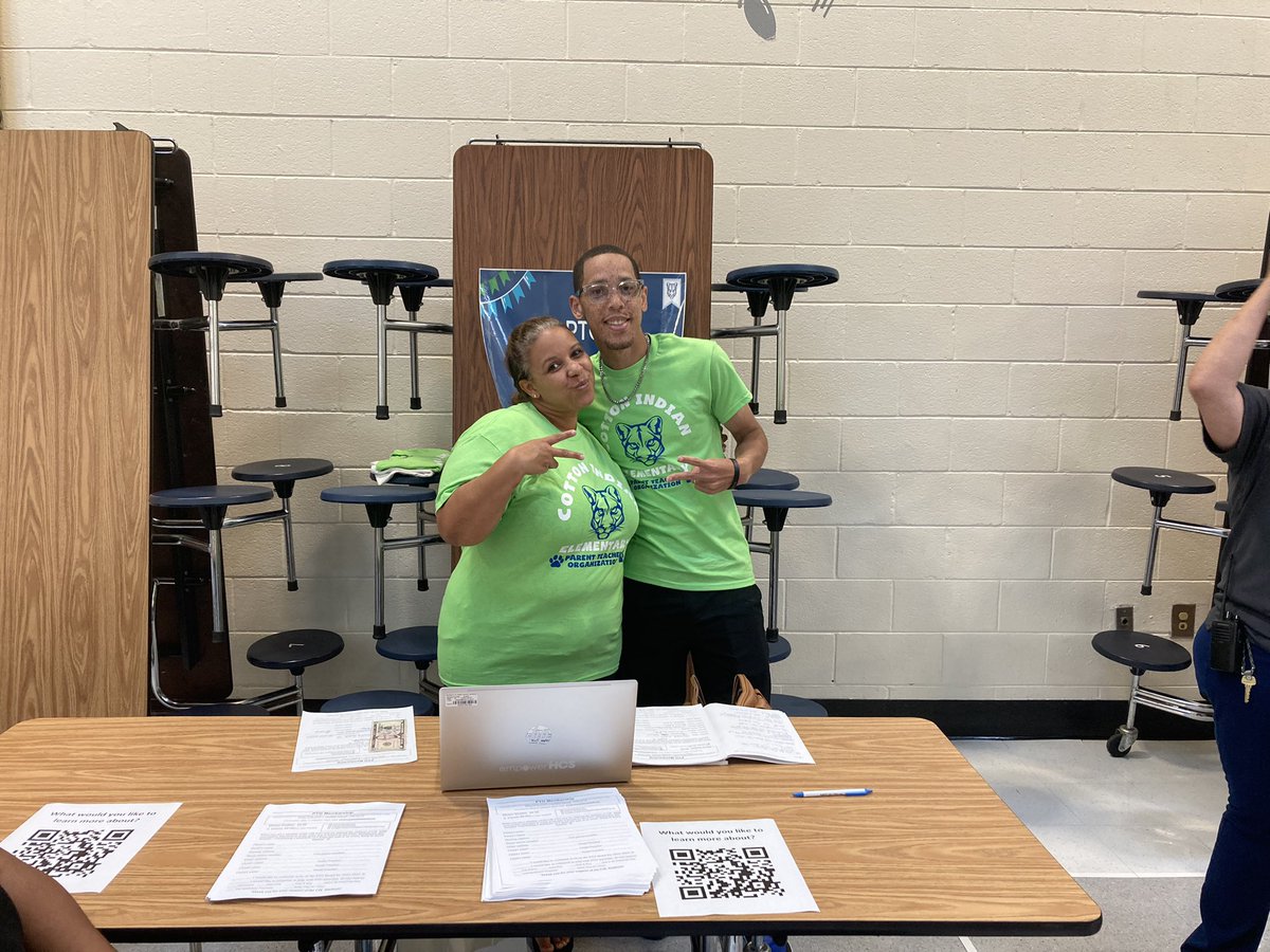 Plummer_HCS's tweet photo. Had to end the day at @CIE_HCS! @EDurden6 and @GwynethGwyfran made sure every family left ready and excited for the #Best1stDayEver & of course I ran into my ASPIRE co-hort member @cjs2007 #DaringToLead! https://t.co/TGE0Tex47Y