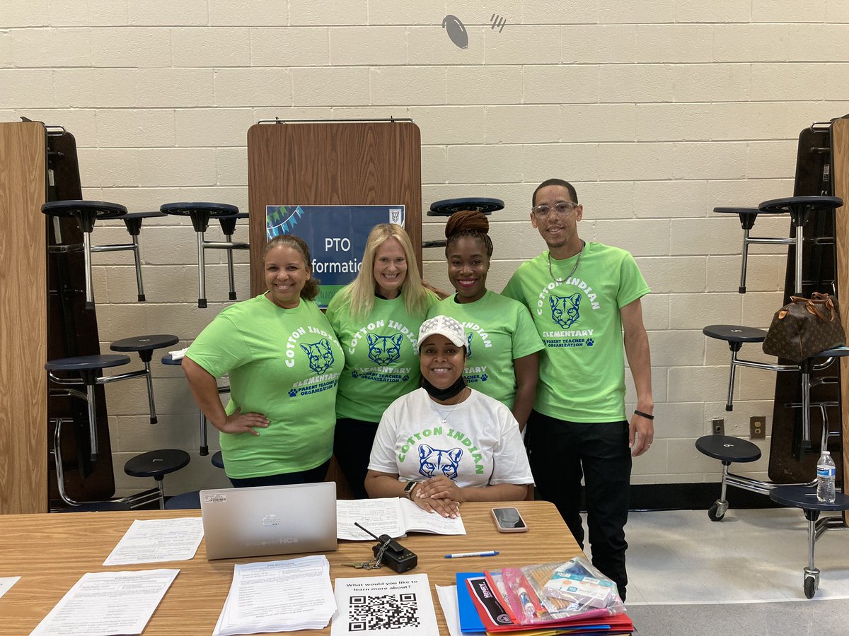 Plummer_HCS's tweet photo. Had to end the day at @CIE_HCS! @EDurden6 and @GwynethGwyfran made sure every family left ready and excited for the #Best1stDayEver & of course I ran into my ASPIRE co-hort member @cjs2007 #DaringToLead! https://t.co/TGE0Tex47Y