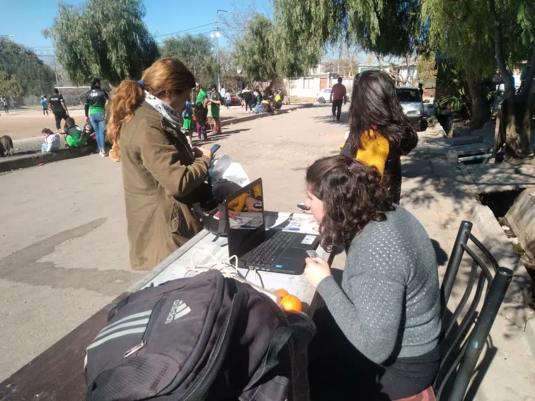 MilitanciaSoci2's tweet photo. 💻 El sábado 30/07 estuvimos realizando inscripciones a la SEGMENTACIÓN ENERGÉTICA en el Barrio La Favorita.
#SegmentaciónEnergética
#MSCapital https://t.co/g8XksEDyEq