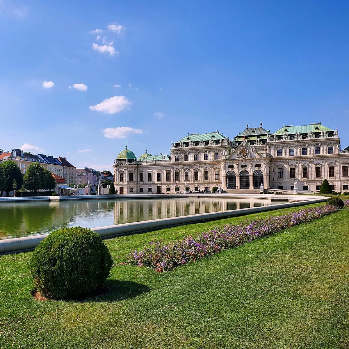 _bee_la_'s tweet photo. Here are some pictures I took of Vienna. Some of them look like a Microsoft Screensaver https://t.co/Ds2kiPHeB4