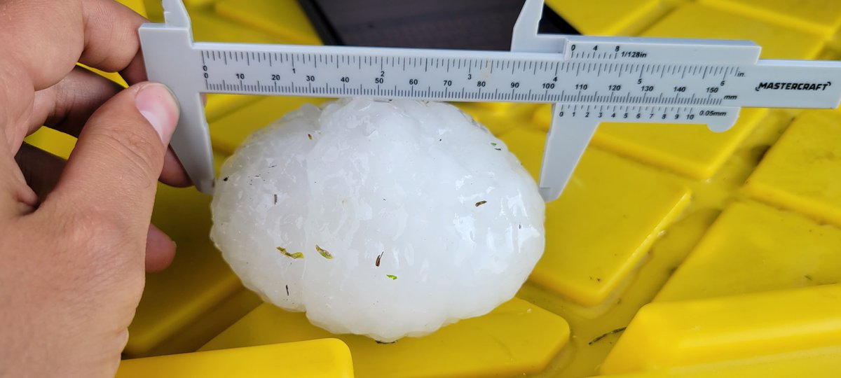106mm (grapefruit) sized hail NW of Merkerville, AB #ABstorm
