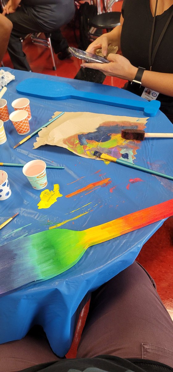 First day back <a href="/HumbleISD_WMS/">Woodcreek Middle</a> you know this art teacher loves to paint and the new vibes we have happening at Woodcreek #BeEliteWMS #RTBWMS