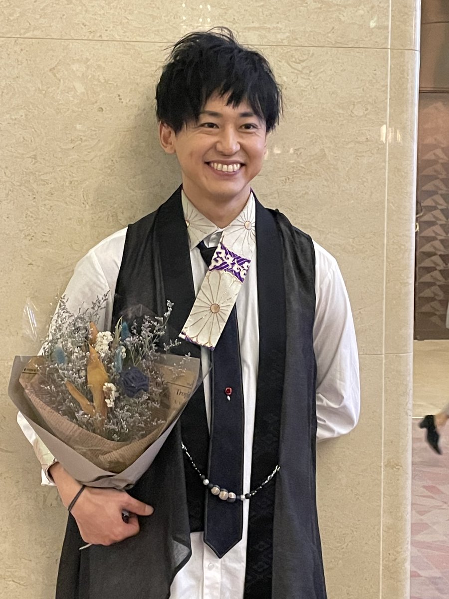 BichuBingoDenim's tweet image. 「ふくやま琴まつり」が7月23日(土)に開催され「和楽器バンド」の箏奏者，いぶくろ聖志さんが市内の小中高生と一緒に合同演奏を行いました。いぶくろさんはステージ衣装にデニム製のネクタイを着用！デニムの魅力もアピールしてくれました！
＃福山市
#備中備後デニムプロジェクト
#ふくやま琴まつり