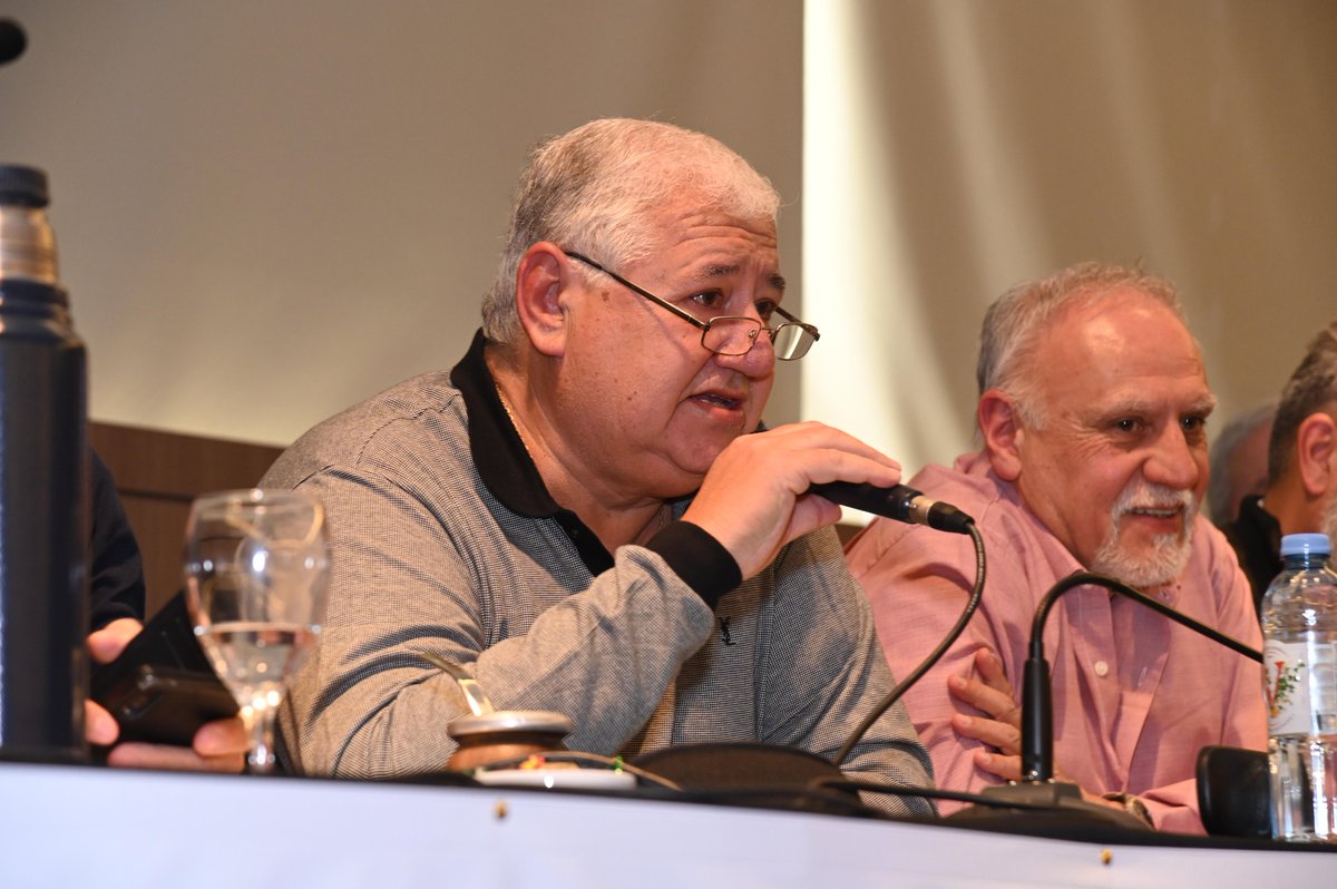 LyfSindicato's tweet photo. Plenario de Secretarios de Seccionales y representante de jubilados que se desarrolló en nuestro Hotel Estilo MB de Carlos Paz.
Nuestro Secretario General, y Secretario General de la FATLYF, Cro. Guillermo Moser, brindó un amplio informe. 
#LuzyFuerzaMercedes  
#SomosVos https://t.co/R35kza9bFy