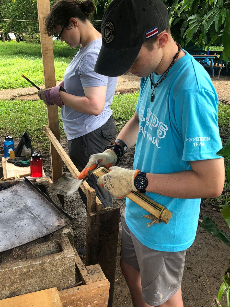 Camp_CostaRica's tweet photo. #TeamPizote is working on making signs to raise awareness on hunting and biodiversity conservation for the National Park of Caño Negro at #CampCañoNegro 🙌😁 #dosomethingamazing @CampsInt https://t.co/4XTrcvdBrc