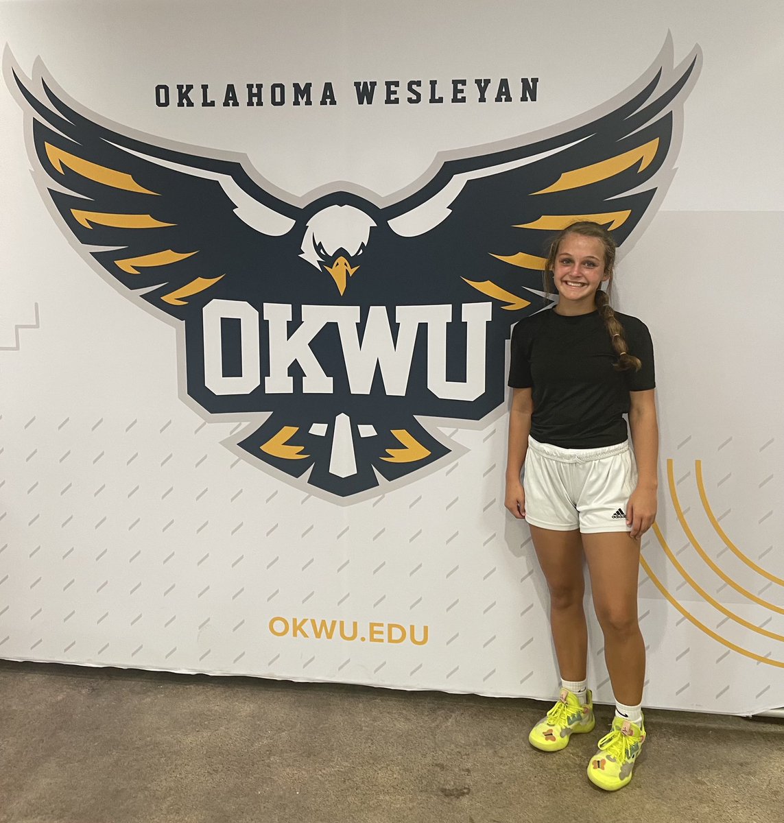 baileegbaker's tweet photo. @hmesser1323 @TaneishaAeschl1 Thank you for making the 4 year old girl I once was dreams come true. Truly so grateful. @OKWUeagles_WBB https://t.co/yxy0AKT5Uj