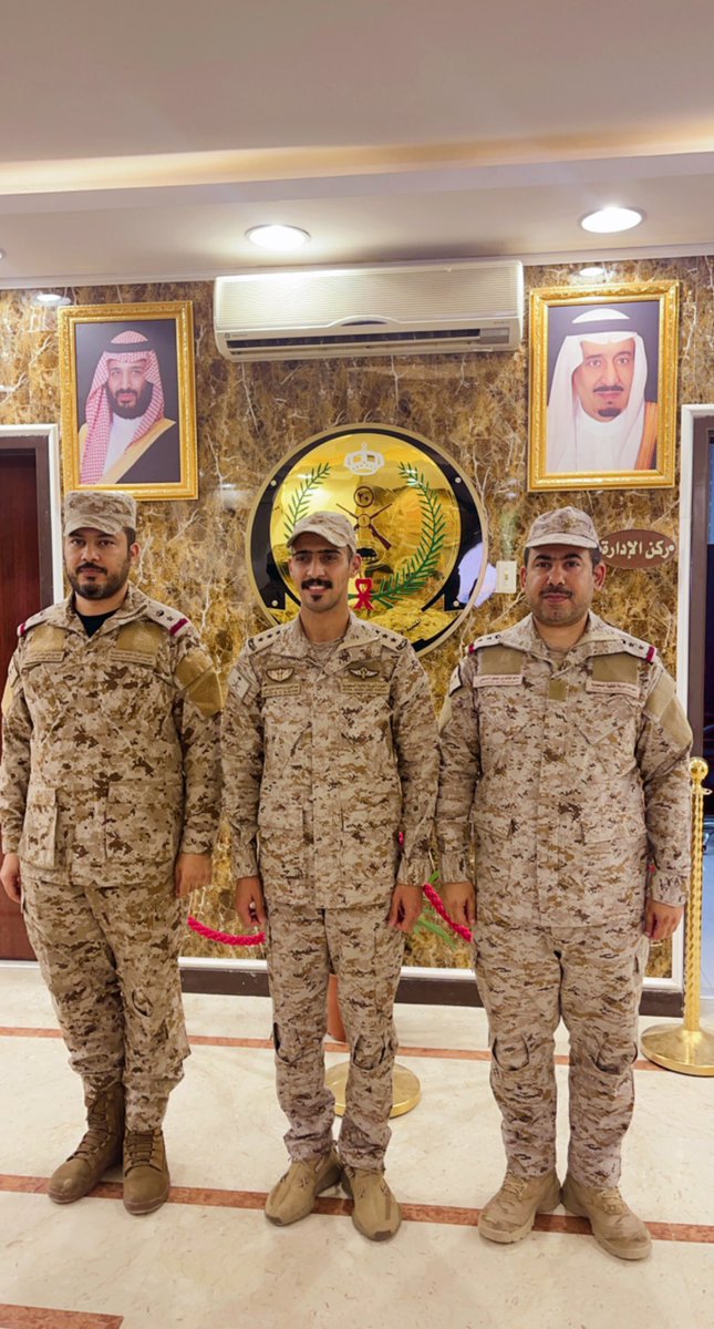 Azizm_0's tweet photo. الحمدلله الذي نظن به خيراً فيكرمنا بأفضل مما ظننا به
تم بحمدالله ترقيتي الى رتبة "نقيب" https://t.co/QYuNuRnMFs