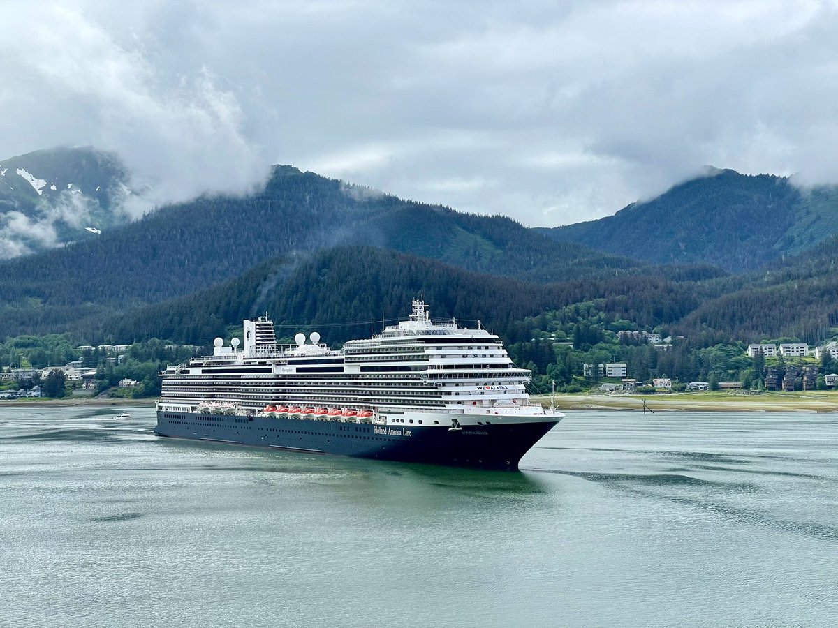 go2seawithme's tweet photo. Lots of #cruiseships in port today in Juneau, Alaska; @CelebrityCruise Solstice, @PrincessCruises Coral Princess, @CruiseNorwegian Norwegian Sun, @HALcruises Koningsdam and not pictured my ship Eurodam. https://t.co/ytrrthbe7Y