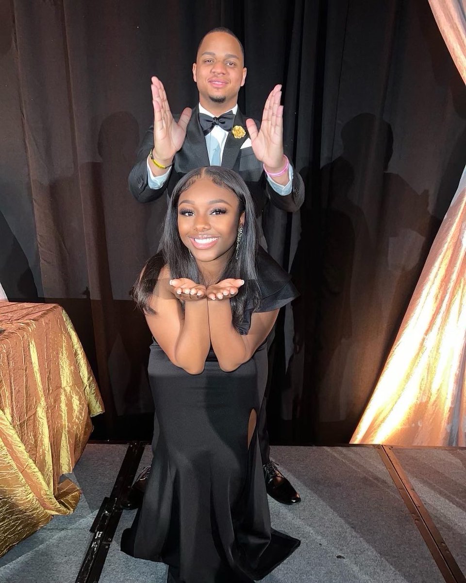 XULARoyalCourt's tweet photo. The Royal Court of Xavier University of Louisiana had the privilege to attend the 20th Annual HBCU Kings &amp; Queens Conference this past weekend! They represented with class and elegance as always🤴🏾🤝👸🏽.

#LQKK #hbcukingsandqueens https://t.co/LFgVo3QgTu