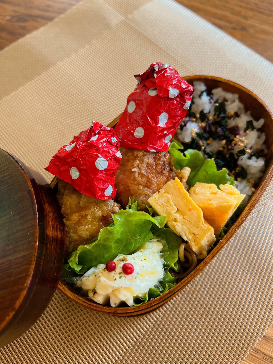 oddoobowl's tweet photo. おはようございます😊
今日のお弁当〜

＊フライドチキン
＊玉子焼き
＊マッシュポテト
＊焼きそば
＊梅しそごはん

#お弁当作り 
#お弁当
#ランチ https://t.co/CCYnduMuBJ