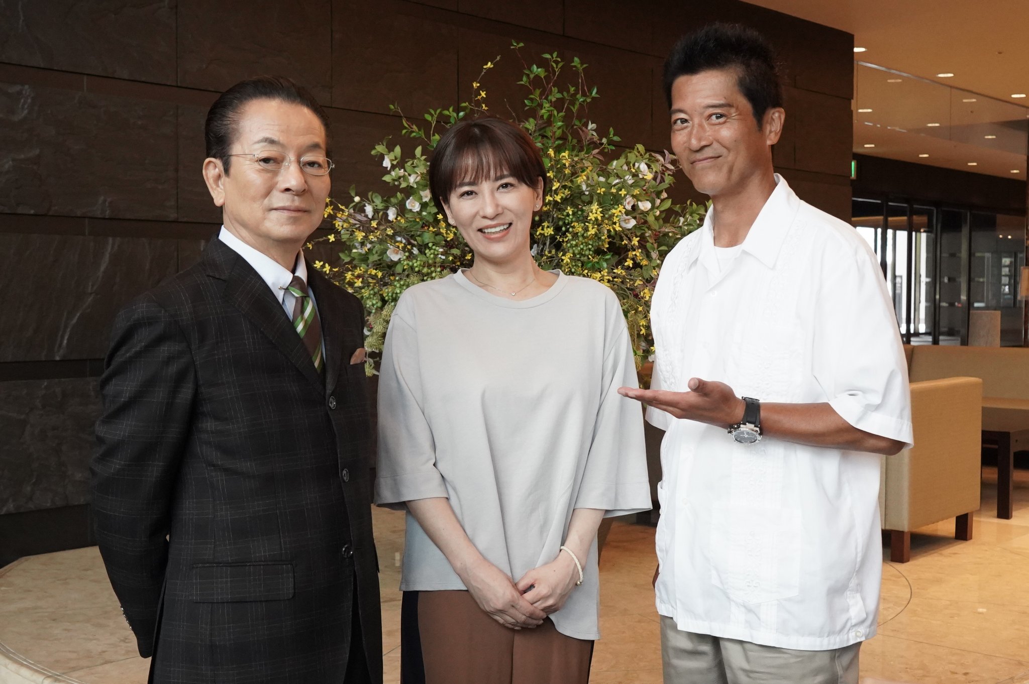 天塚 臥文 今更だけど 歴代相棒にパートナーがいる場合 ちゃんと一緒に卒業するし 今回みたいに復帰もするんだよなあ 亀山薫と一緒に卒業 復帰する亀山美和子 甲斐享と一緒に卒業する笛吹悦子 ん ということは冠城亘と一緒に卒業した
