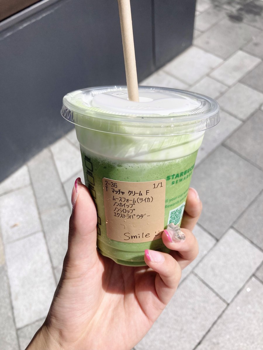 華 Madoka Hime 大阪 春夏秋冬 こんにちは 華 Madoka Hime です もぐもぐマドカ 今日は ダイエット中にオススメのスタバカスタムです 抹茶クリームフラペチーノ ノンシロップ ノンホイップ エクストラパウダー ムースフォーム追加 ムース