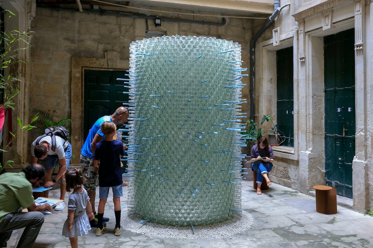 bustlernet's tweet photo. Emerging architects and designers present installations addressing impermanence at the 2022 Festival des Architectures Vives
https://t.co/1YwwP9MlFh
#FAVMTP2022 #FAVMTP https://t.co/33tM3C1zRU