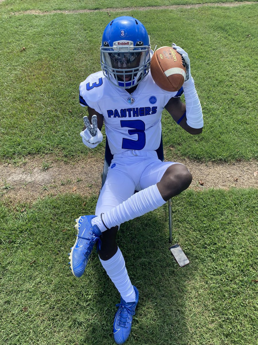 GreenKeldrick's tweet photo. im him .. #seniorszn #lastride3 https://t.co/u55VW53819